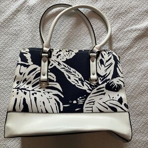 Blue and white floral tote